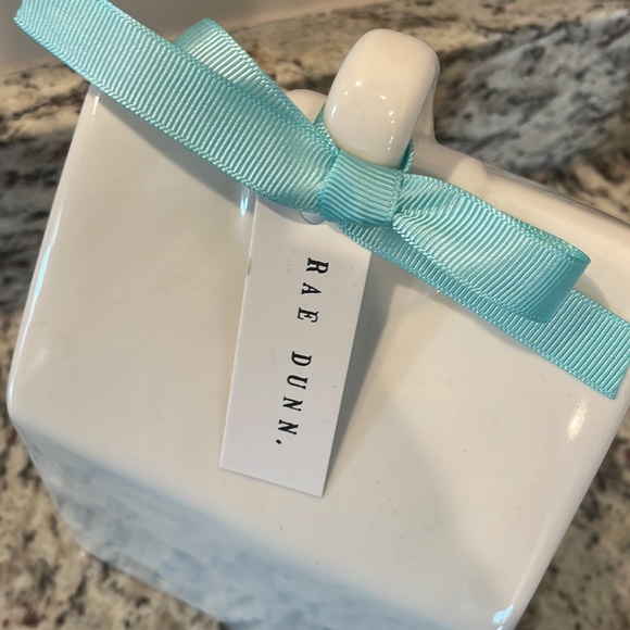 Rae Dunn Birdhouse (Vacancy) - Picture 5 of 6